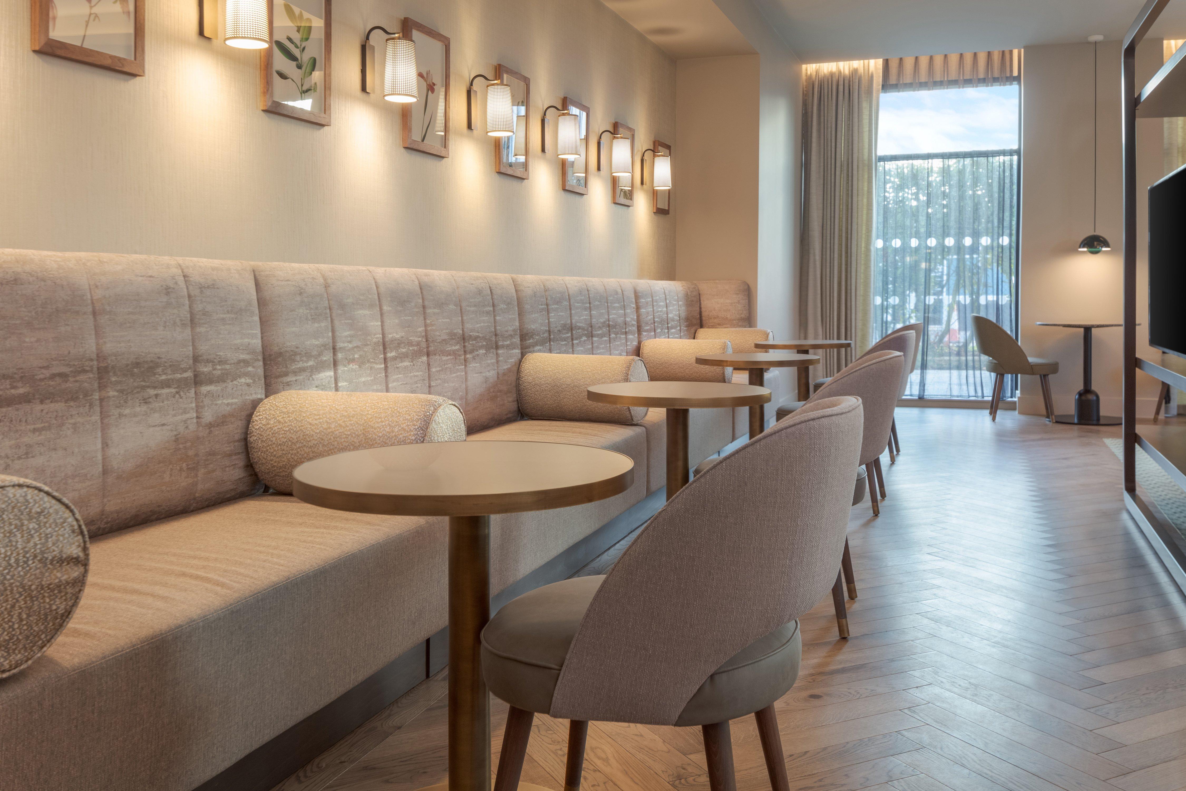Staybridge Suites London Heathrow - Bath Road, An Ihg Aparthotel Hillingdon Exterior photo