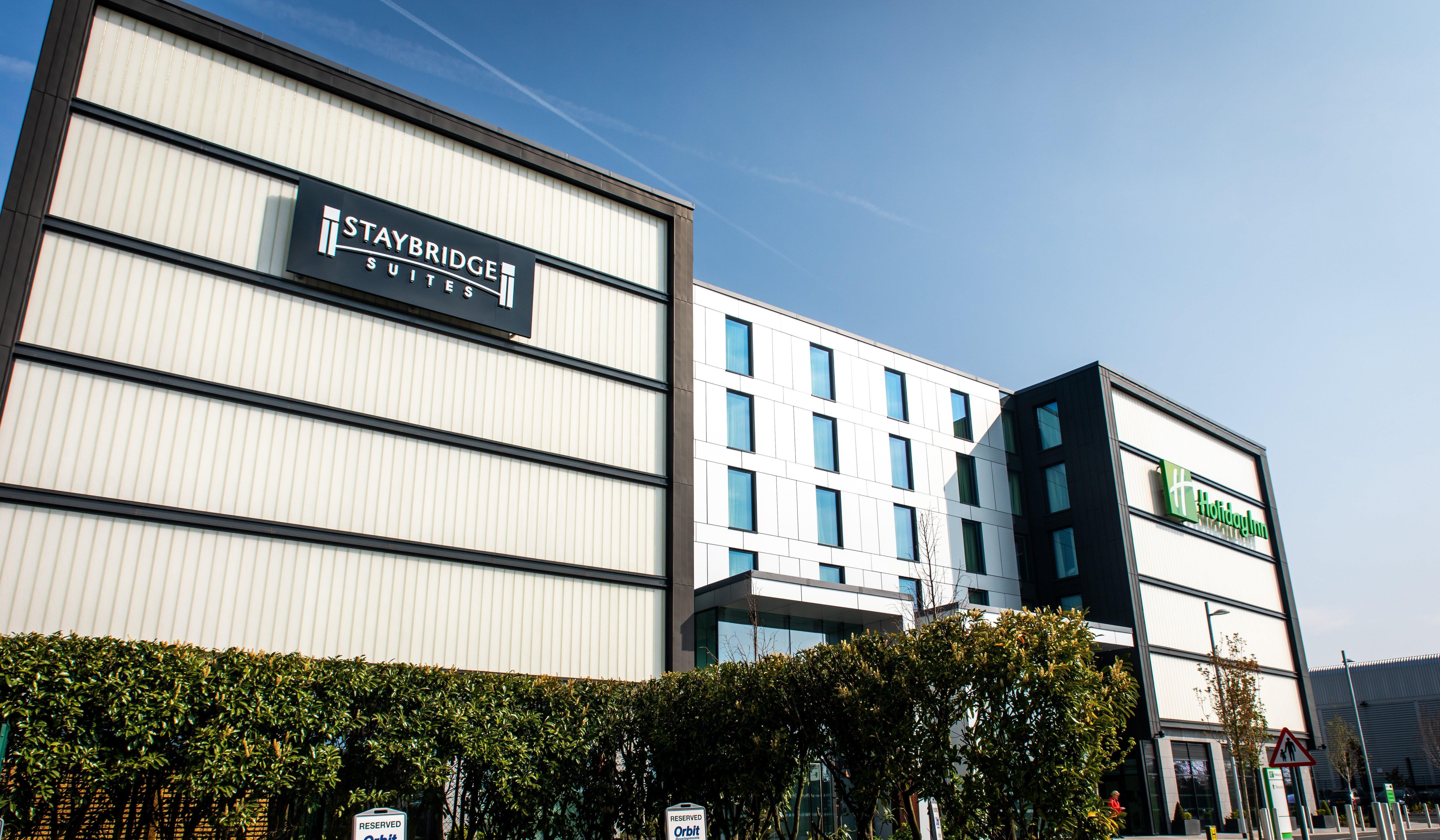 Staybridge Suites London Heathrow - Bath Road, An Ihg Aparthotel Hillingdon Exterior photo